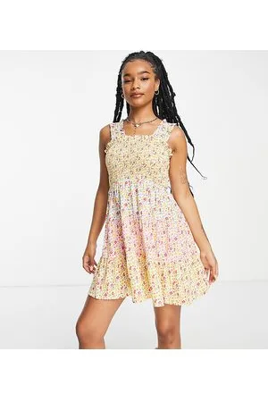VIOLET ROMANCE Tiered mini dress in mixed floral print