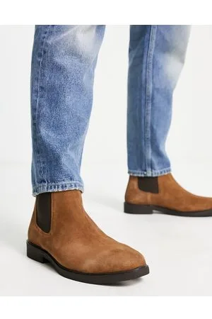 Les Chelsea Pavane Suede Chelsea Boots in Beige - Jacquemus