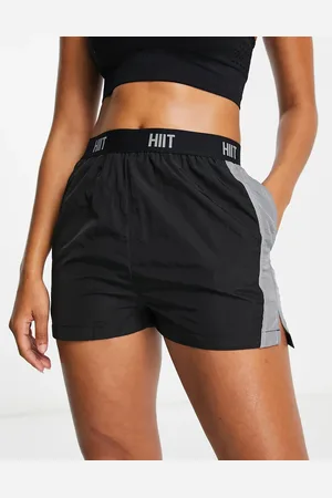 HIIT Woven short with branded tape in black