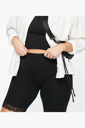 VERO MODA Legging shorts with lace detail in