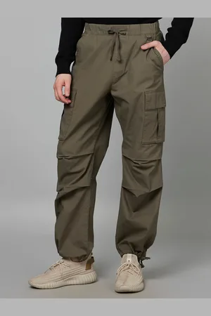 Celio Khaki Classic Mid-Rise Cargos Cotton Trousers (FOPARA1)