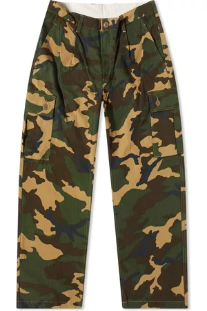 camo cargo pant in size large end hing