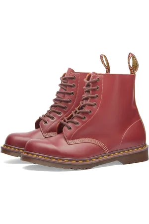 The latest collection of boots ankle boots in the size 4 for men