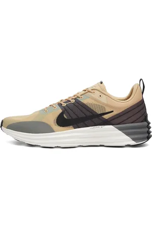 Nike Lunar Roam Sneaker in