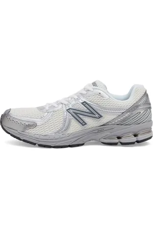 New Balance 860v2 in