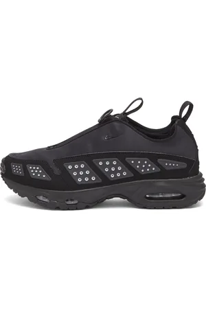 Nike W Air Max Sndr Sneaker in