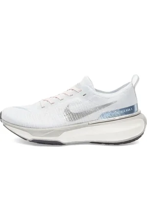 Nike Nike Invincible 3 Sneaker in