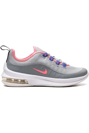Nike Air Max Axis sneakers