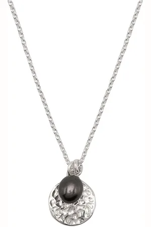 Dower and Hall Hammered disc pearl pendant necklace