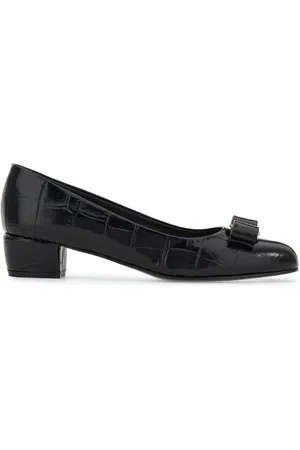 Salvatore Ferragamo Vara bow-detail leather pumps