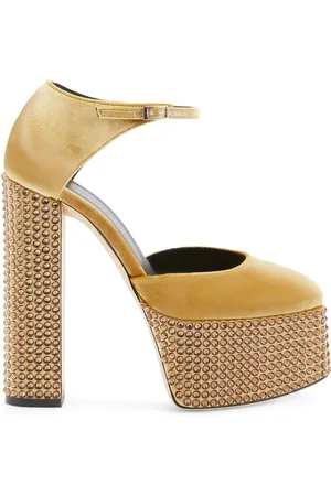 Synthetic Balujas Fiona Flats Golden Sandal at Rs 899/pair in New Delhi