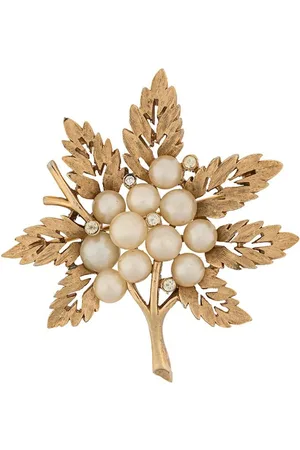 Susan Caplan 1960s -plated Trifari brooch