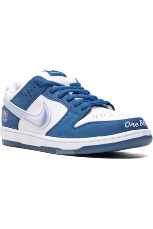 Nike x Supreme SB Dunk Low Stars/Hyper Blue Sneakers - Farfetch