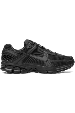 Nike Zoom Vomero 5 "Triple " sneakers