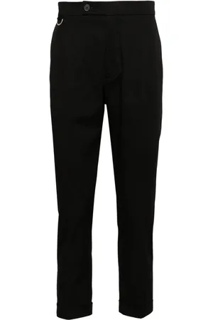 Maison Kitsuné Cropped Pleated Cotton Chino Pants in Black for Men | Lyst UK