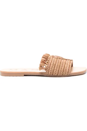 MANEBI Fringed raffia slides