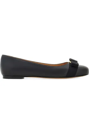 Salvatore Ferragamo Varina leather ballerina shoes