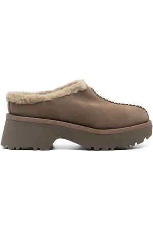 UGG New Heights Cozy clogs