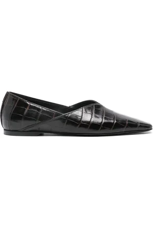 Totême The Everyday flats