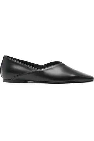 Totême The Everyday flats
