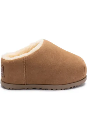UGG Pumped slides