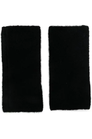 Lisa Yang Arm gloves