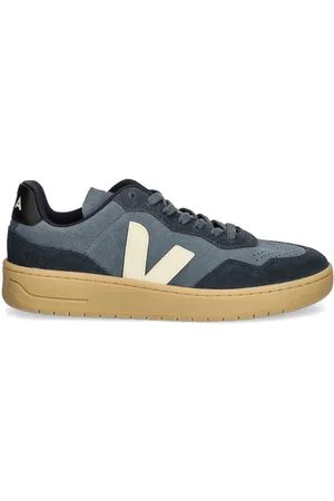 Veja V-90 trainers
