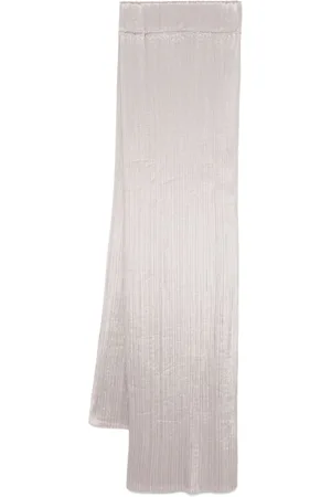 PLEATS PLEASE ISSEY MIYAKE Madame-T February scarf