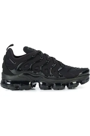 Nike Air Vapormax Plus "Triple " sneakers