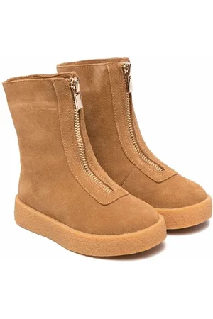 https://images.fashiola.in/product-list/300x450/farfetch/85195907/leah-front-zip-boots.webp