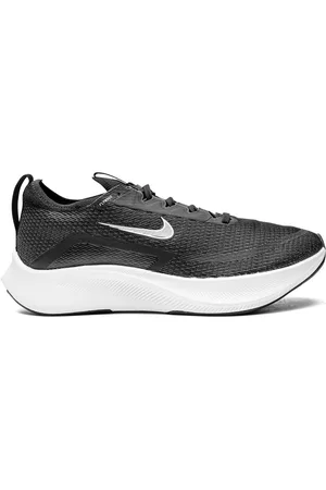 Nike Zoom Fly 4 low-top sneakers