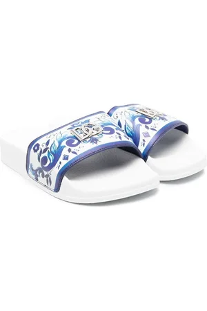 Casual Wear Ladies Vendoz White Casual Flat Sandal, Size: 6-11 at Rs  250/pair in Delhi