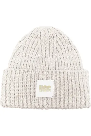 UGG Logo-patch ribbed-knit beanie