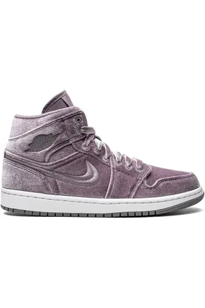 Jordan Air 1 Mid SE " Velvet" sneakers