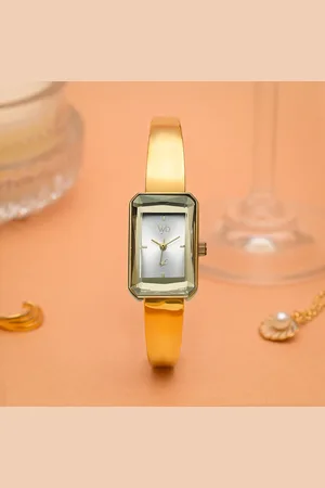 Fastrack Vyb Diva By Quartz Analog White Dial Metal Strap Watch For Girls