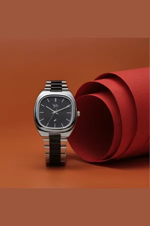 Fastrack Vyb Aviator Quartz Analog Dial Two Toned Metal Strap Watch For Guys