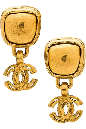 CHANEL 1997 Coco Mark Clip-On Earrings in Metallic