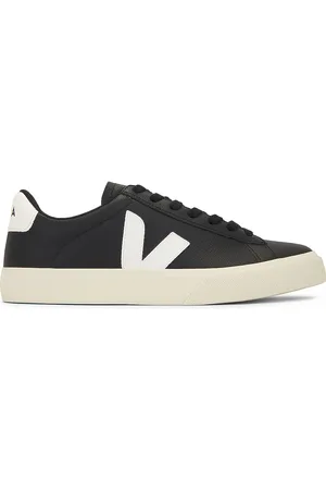 Veja Campo in Black