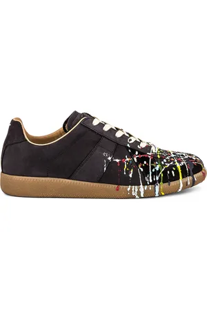 Maison Margiela Replica Sneakers in Black