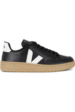 Veja V-12 in Black