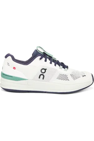 On Running The Roger Pro Sneaker in White