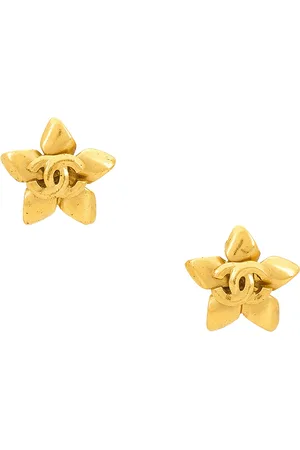 CHANEL 1996 CC Flower Clip-On Earrings in Metallic