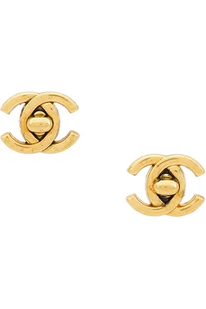 CHANEL 1996 CC Turnlock Clip-On Earrings in Metallic