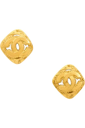 CHANEL 1996 CC Diamond Clip-On Earrings in Metallic