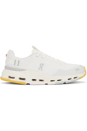 On Running Cloudnova Form 2 in White