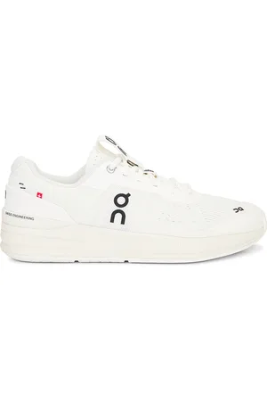 On Running The Roger Pro Sneaker in White