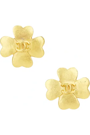 CHANEL 1995 CC Clover Clip-On Earrings in Metallic