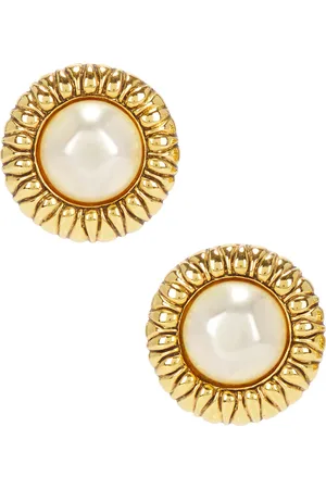 CHANEL 1986 Pearl Round Earrings in Metallic