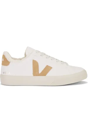 Veja Campo Winter in White