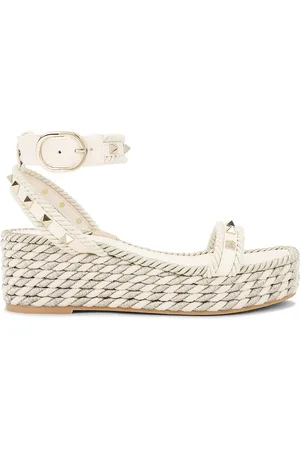 VALENTINO GARAVANI Rockstud Flatform Espadrillas in Ivory